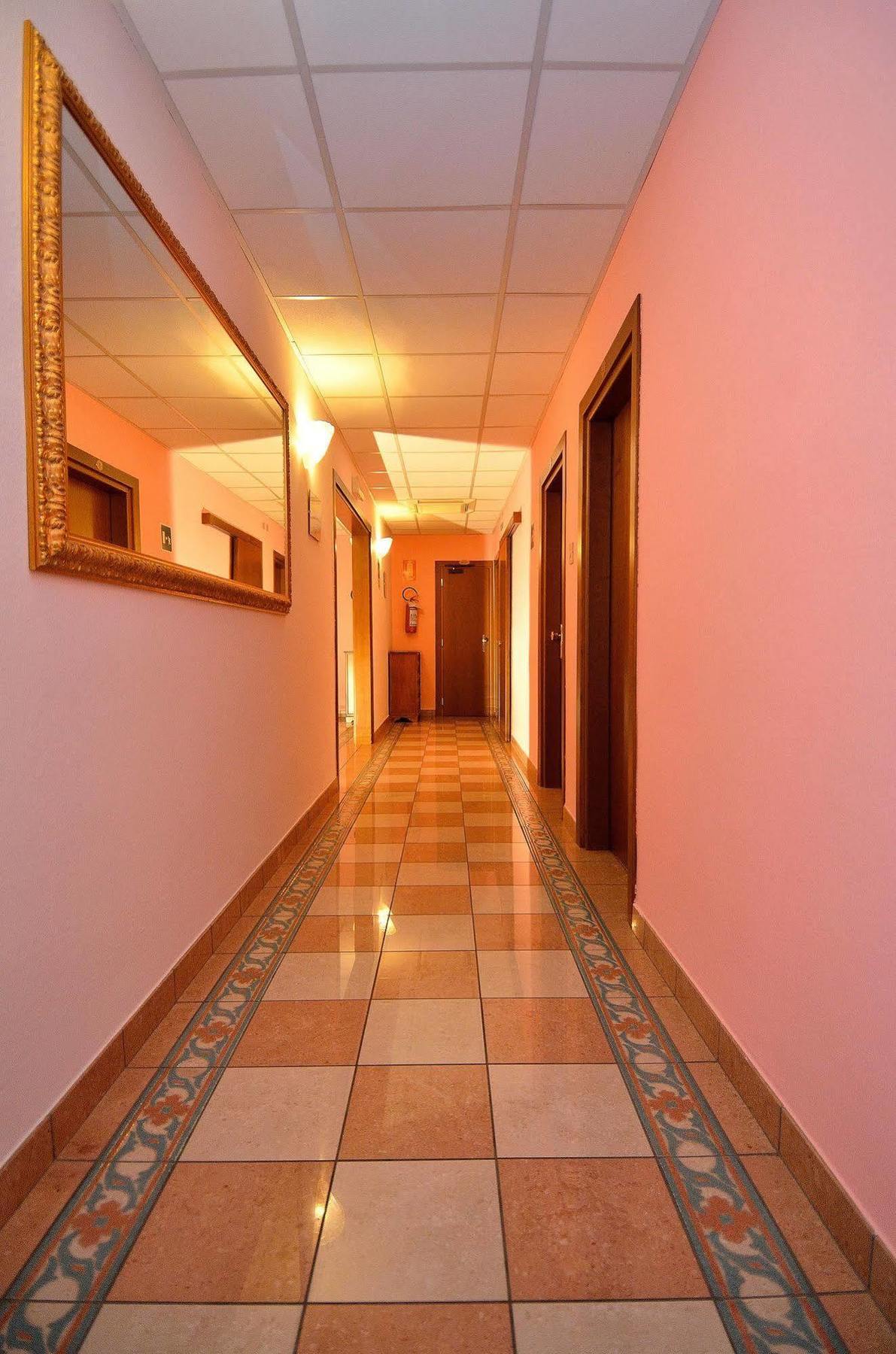 Hotel Amba Alagi มาร์เกรา ภายนอก รูปภาพ